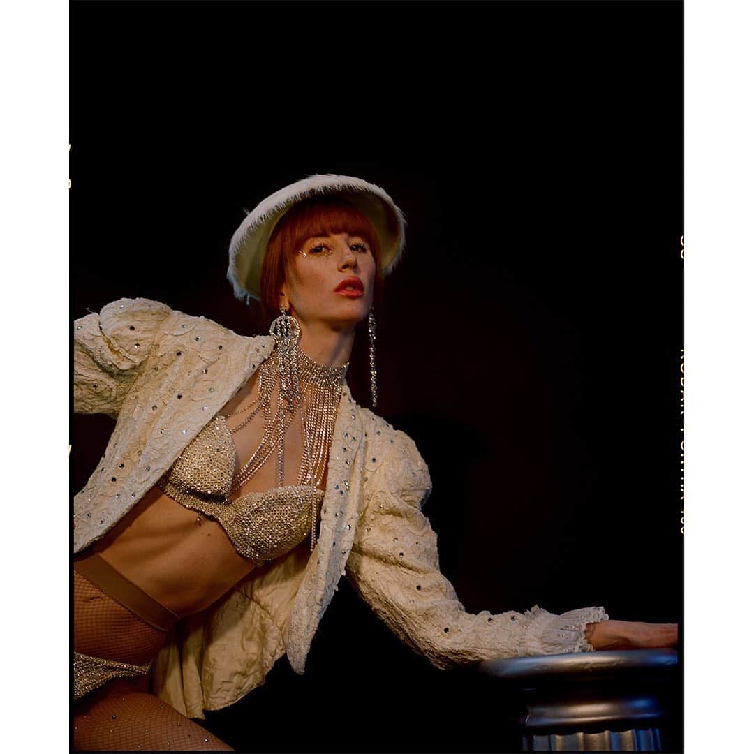 Faith Picozziさんのインスタグラム写真 - (Faith PicozziInstagram)「The Magician 2️⃣ 📸 @filip.milenkovic 👗🎨 @faithpicozzicreative @filipandfaith #film #120film #mediumformat #redhead #model #fashion #style」5月14日 5時04分 - faithpicozzi