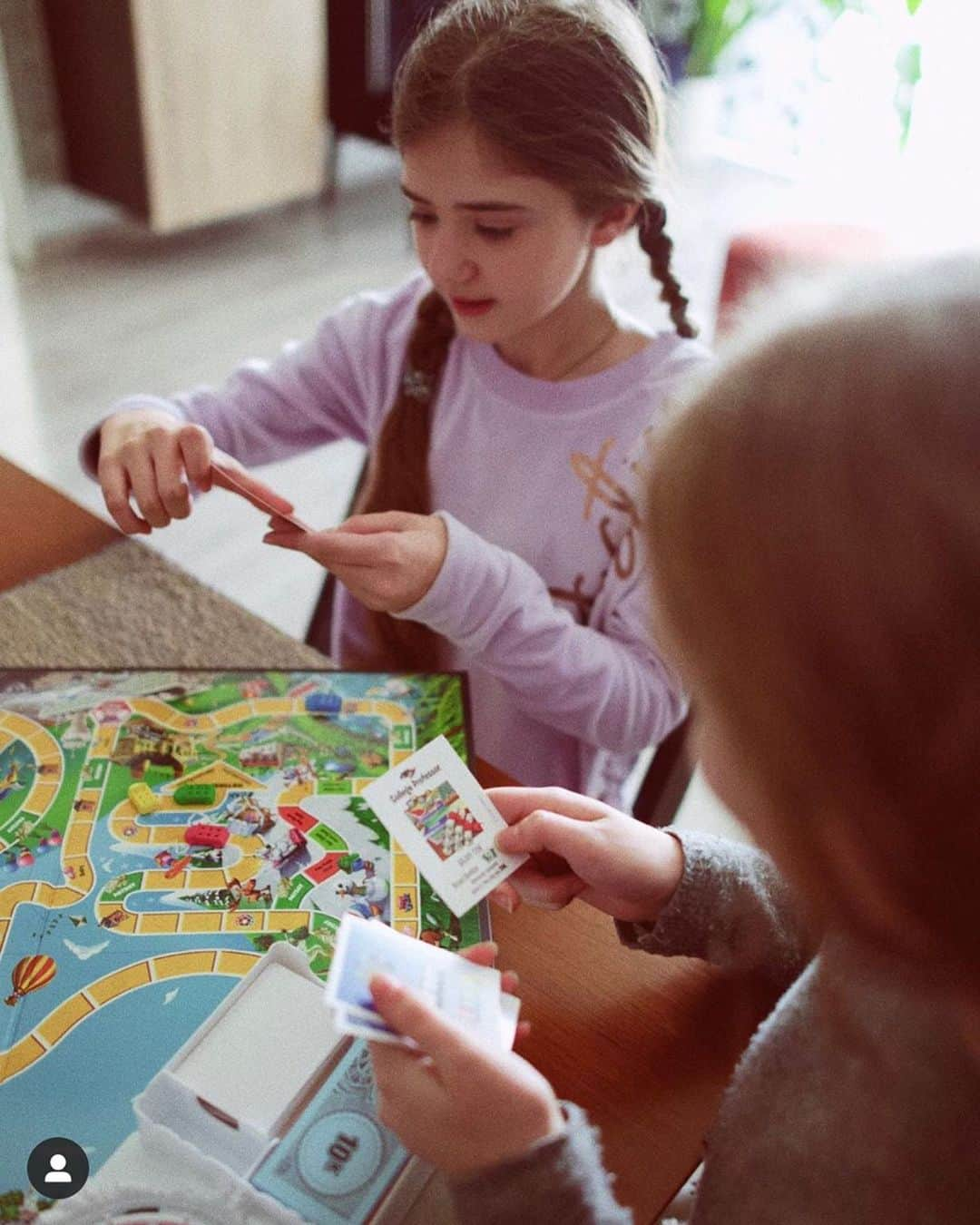 Hasbroさんのインスタグラム写真 - (HasbroInstagram)「#Repost @livingnotes: #AD: A little imagination and some family fun never hurt anybody, right?! Teaming up with @Hasbro to throw a couple of ideas your way. . Change your game nights to a game DAYS. Same thing during a different hour will occupy your noisy crew. Game of Life is FUN. What do you play? . Get competitive. Make two kids compete against each other or complete with your little boss, but seeing who wins is just...exciting. Evyianne and Elia’s fav Play-Doh sets (like this cute Cluck-a-Dee Chicken!) work like magic. We all can use a little de-stressing here. . Imagination time. Kids may not be able to interact with their friends because of social distancing, but there is no shortage of imagination. Let kids run WILD with it. Throw out a couple of story ideas for them.  Kids will play for hours when given an idea and left alone. Here is a pro tip: want to know what’s going on in your kids minds? Listen in carefully to what they are saying to their toy friends. They tell ALL. . You know, this time is tough. BUT! Kids' smiles make the world a little brighter. There are still amazing memories being made. Even during quarantine! . What are you doing to keep your little ones happy? . (All toys are sold separately)  #PlayDoh #BringHomeTheFun #DisneyPrincess  #TheGameOfLife」5月14日 7時40分 - hasbro