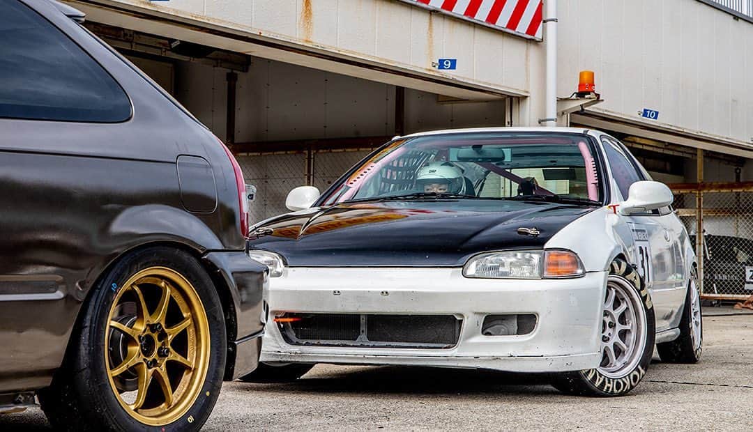 のインスタグラム：「_ すっとこ・どっこい！？ EG6 Honda CIVIC SiR _ Shot on Dec-14 2019 "HONDA VTEC ONE MAKE RACE Rd.5" organized by @zerofighterautocustom at Central Circuit (Hyogo, Japan) _ owner: @mok8836 photo: @mistbahn _ _ JP) 2019年12月14日 セントラルサーキット、ゼロファイターさん( @zerofighterautocustom )主催「HONDA VTEC ONE MAKE RACE」。 _ _ #hondavteconemakerace #zerofighterautocustom #centralcircuit #セントラルサーキット #onerankupauto #ワンランクアップオート #getwild #honda #civic #hondacivic #ホンダシビック #シビック #ctr #eg6 #eg #egcivic #hondacivicsir #eghatch  #bseries #b18 #b18c #vtec #osakajdm #kanjo #kanjostyle #kanjoracer #kanjozoku #timeattack #timeattackjapan #hondasontrack」