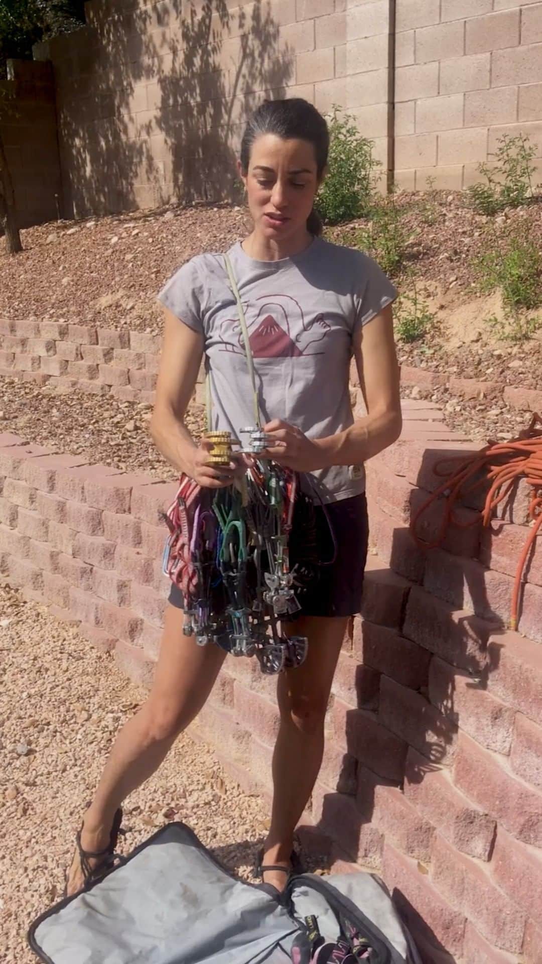マウンテンハードウェアのインスタグラム：「Get expert advice from @miranda__oakley, Mountain Hardwear climber and @amga1979 guide, on multi-pitch climbing, including what to pack and how to pack it and rope techniques to use from start to finish (and when things don’t go as planned).」