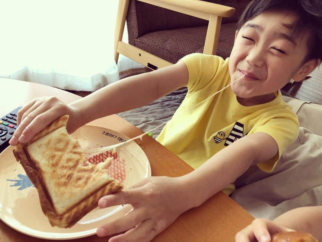 kchan0722のインスタグラム：「* ひっっさしぶりの投稿！笑 * 昨日のホットサンド🥪🧀✨ #BRUNO がプレゼント企画してたから これは！！と思って💓 * まさに昨日いい写真撮れたし📷✨ * #おうちでBRUNO #プレゼント企画 ご縁がありますように☺️🤝💕 * *」