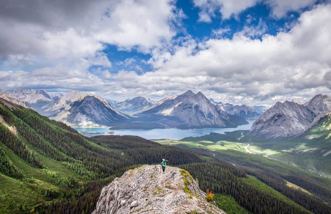 National Geographic Travelさんのインスタグラム写真 - (National Geographic TravelInstagram)「Photo by Kahli Hindmarsh @kahliaprilphoto | Nothing compares to the feeling of being up high exploring in the mountains. I'm looking forward to the feeling of freedom again in the future. This was taken in the Canadian Rockies, Alberta.」5月14日 9時04分 - natgeotravel