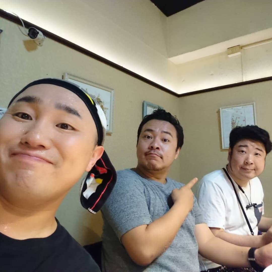 安尾信乃助のインスタグラム：「本日14日木曜日も3時から高井君とインスタライブやります  か？  #インスタライブ #吉本自宅劇場 #よしもと新喜劇 #吉本新喜劇 #高井俊彦 #安尾信乃助 #木3 #おやつの時間 #」