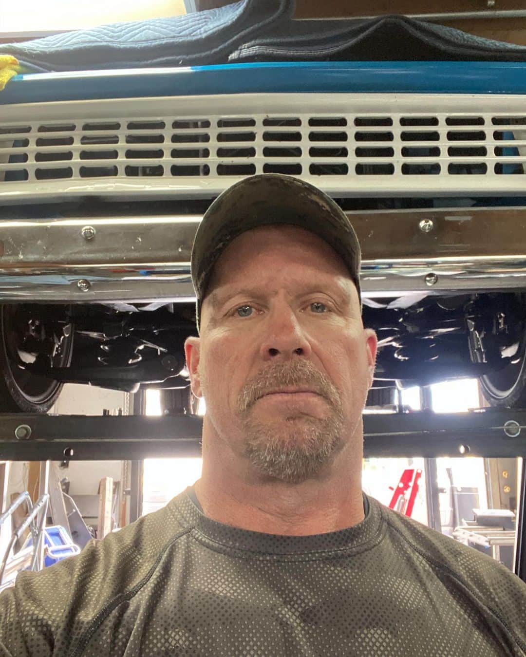 ストーン・コールド・スティーブ・オースチンのインスタグラム：「Working part time as a mechanic at @ctpconcepts in Nevada. I had to lie a little bit on my resume. But it’s all good. Graduated top of my class...Pulled a transmission out of a truck today and we are doing an air suspension on a 64 Cadillac. “We” maybe an overstatement of what I’m doing. I take out a few bolts and Travis, @coalcartd10, and Brad actually do the real work. Being a mechanic is a lot like being a Pro Wrestler. There’s a lot of bullshit stories and always something to laugh about.  We will start to work in a few days installing some stuff on my ‘74 Camaro. Stay tuned.」