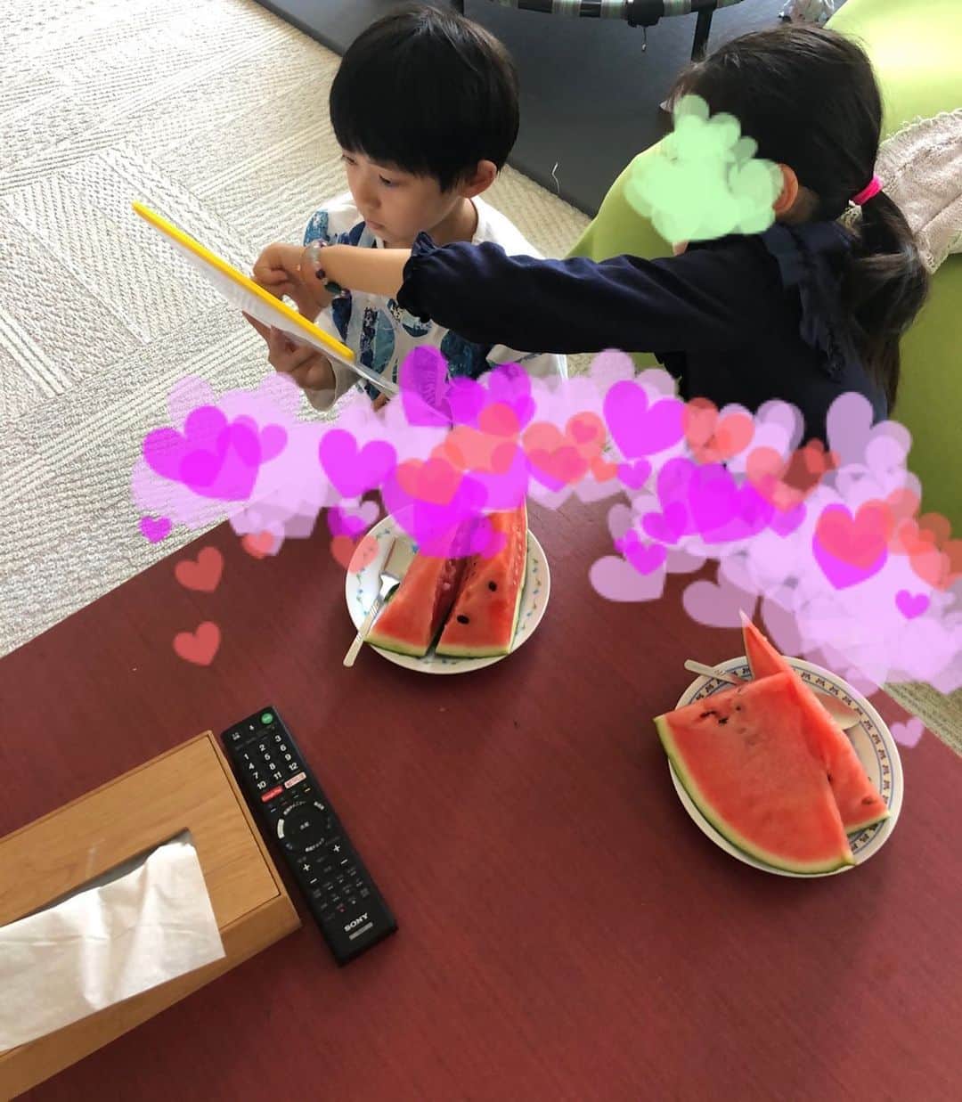 市川海老蔵 （11代目）さんのインスタグラム写真 - (市川海老蔵 （11代目）Instagram)「After memorizing the multiplication table.  The watermelon’s waiting!🍉 * 九九をやってから。  まってるよ スイカ🍉  #市川海老蔵 #海老蔵 #成田屋 #歌舞伎 #ABKAI #ABMORI #ebizoichikawa #ebizo #kabuki #thunderparty #theater #theaterarts #actor #japan #classic」5月14日 12時06分 - ebizoichikawa.ebizoichikawa