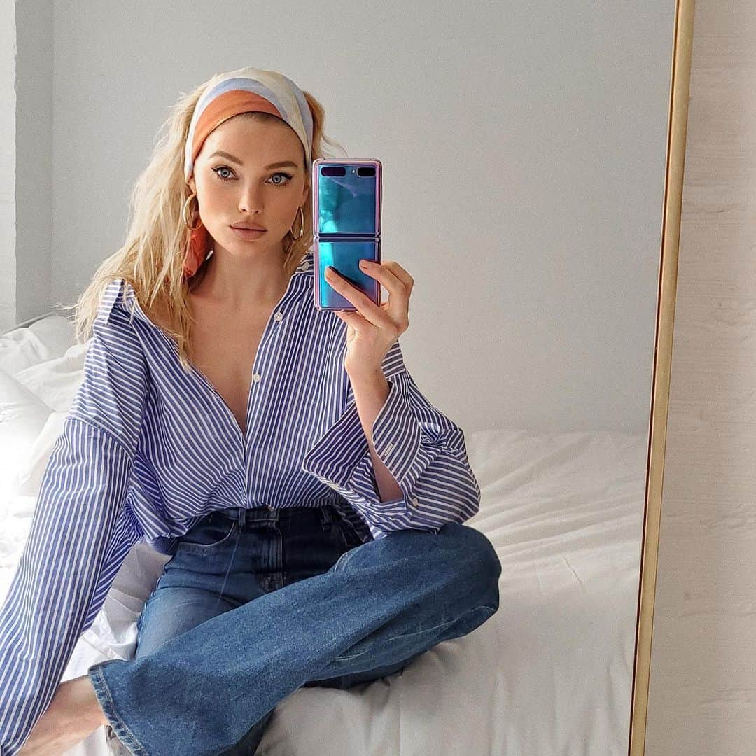 エルザ・ホスクさんのインスタグラム写真 - (エルザ・ホスクInstagram)「Did my makeup and took some selfies today✌️☺️ #samsung  #GalaxyZFlip 💙」5月14日 23時25分 - hoskelsa