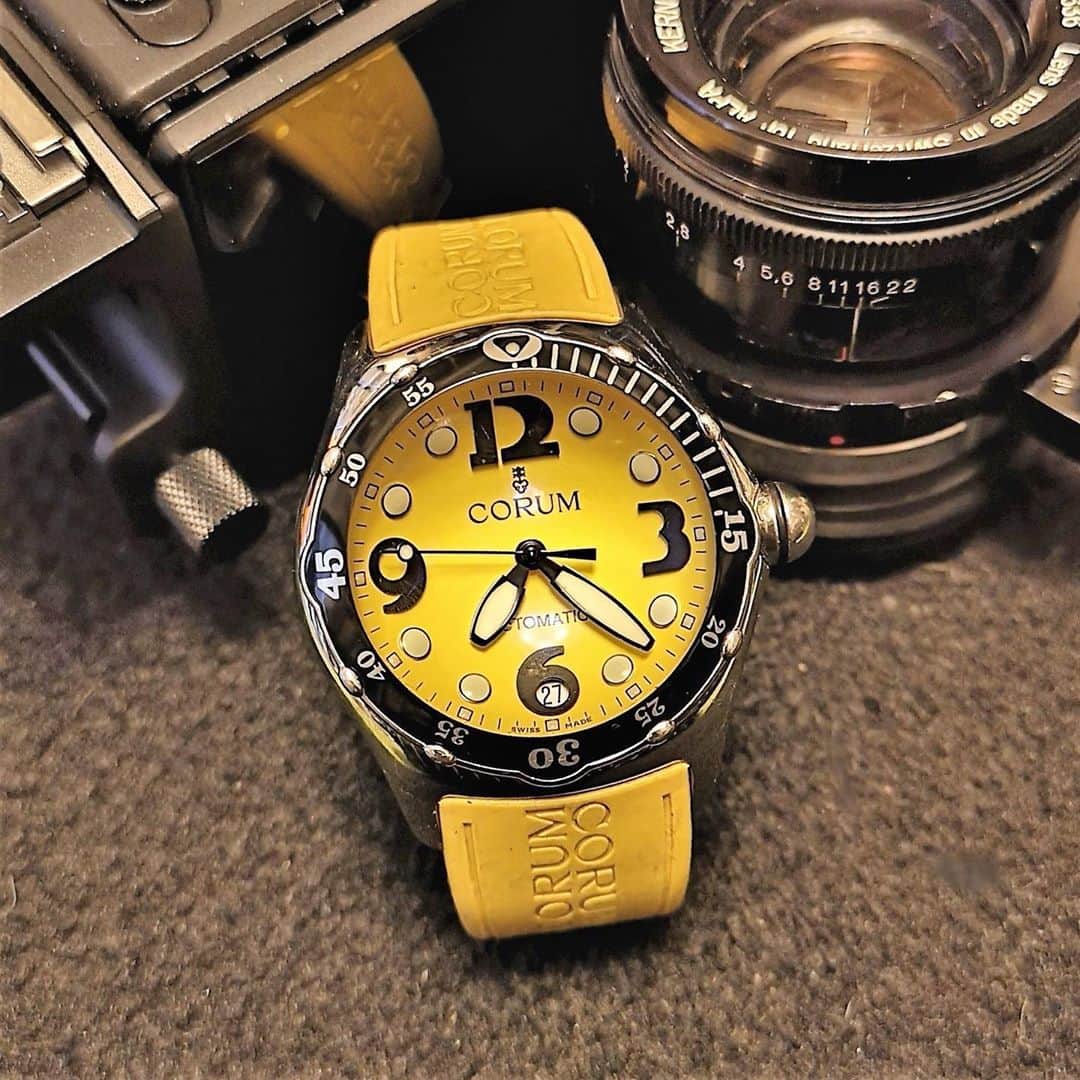坂崎幸之助さんのインスタグラム写真 - (坂崎幸之助Instagram)「今日は腕時計のコレクション自慢で失礼😅  黄色のコルムは2002年のフォークル新結成の際にあの松山猛さんからプレゼントしてもらったお宝です🤩ちなみに松山さんは日本でアンティーク腕時計ブームを牽引した立役者としても有名です⌚️ #アンティーク #腕時計 #松山猛 #ROLEX #LONGINES #CORUM #SEIKO #CITIZEN #ELGIN #applewatch #huawei20pro #黄砂や台風にも気を付けないと」5月14日 21時59分 - kohnosukesakazaki