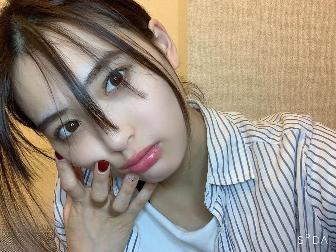 LUNAさんのインスタグラム写真 - (LUNAInstagram)「前髪伸びたくん。. . . . . #selfie #selfies #selfietime #me #i #onechance #luna #前髪伸びた #自分では切れない #てゆーか #伸ばす . . . .#おうち時間 のお供に私が上げてる動画 #ルナトレ や ストーリーみてくださいね。やっぱり身体動かしたり好きな事してる時間は幸せ。」5月14日 22時01分 - luna_0229