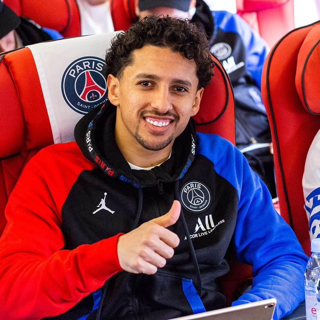 パリ・サンジェルマンFCさんのインスタグラム写真 - (パリ・サンジェルマンFCInstagram)「🎂🥳 #MarquiDay . 👍 @marquinhosm5 . ❤️💙 #ICICESTPARIS #AllezParis #PSG #Paris #ParisSaintGermain #Maquinhos」5月14日 22時06分 - psg