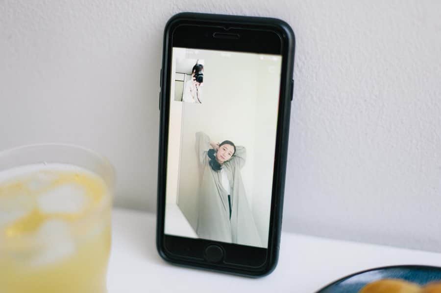 赤坂由梨のインスタグラム：「ㅤㅤㅤ えりさんと２回目のリモート撮影🌼ㅤㅤㅤ  離れていてもこんな風に素敵に撮ってもらえたら誰でも嬉しいよね◎ ㅤㅤㅤ #stayhomewithcamera #stayhomestaysafe #おうち時間 #リモート撮影」