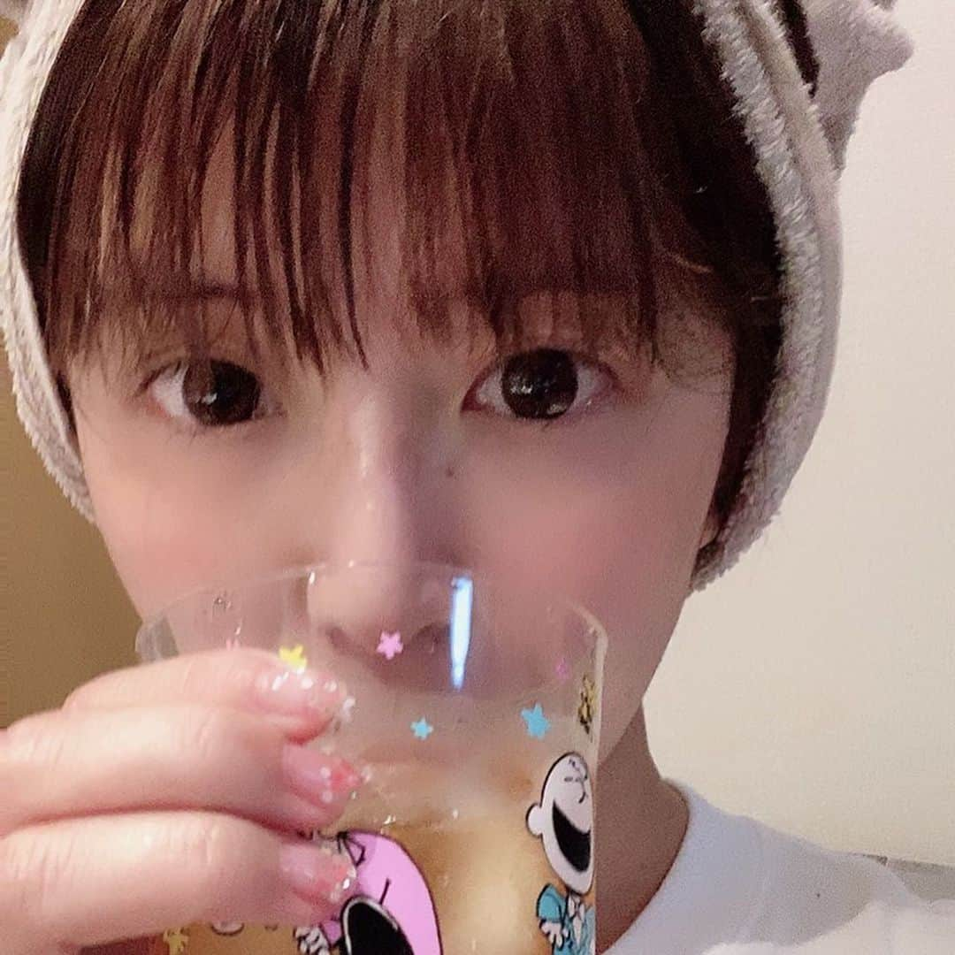 矢口真里さんのインスタグラム写真 - (矢口真里Instagram)「息子を寝かしつけて、食器や部屋の片付けして、明日の準備して、もう寝るだけって時に飲むこの紅茶が凄く美味しい。 これから踊る大捜査線の映画見て寝るんだ😊✨ 最近昔のドラマや映画を見るの好きです。面白い😋 ・ あっ、ドライヤーと歯磨きはこれからですょ😳」5月14日 22時37分 - mariyaguchi_official