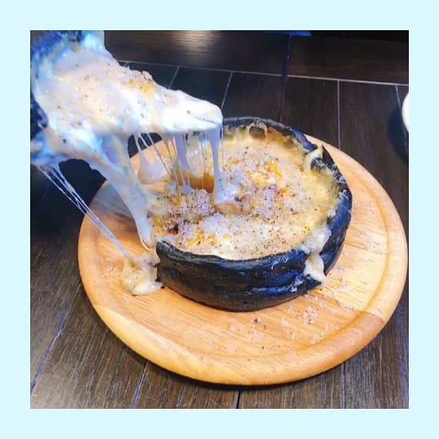 中西香菜さんのインスタグラム写真 - (中西香菜Instagram)「﻿ ﻿ シカゴピザ🧀﻿ ﻿ ﻿ とっても前に食べたのに、﻿ おいしすぎて忘れられません🧀🧀🧀﻿ みなさんのチーズ料理といえばなんですか？🧀﻿ ﻿ ﻿ #チーズ﻿ #シカゴピザ﻿ #食べスタグラム﻿ #中西香菜﻿」5月14日 22時52分 - nakanishi_kana_