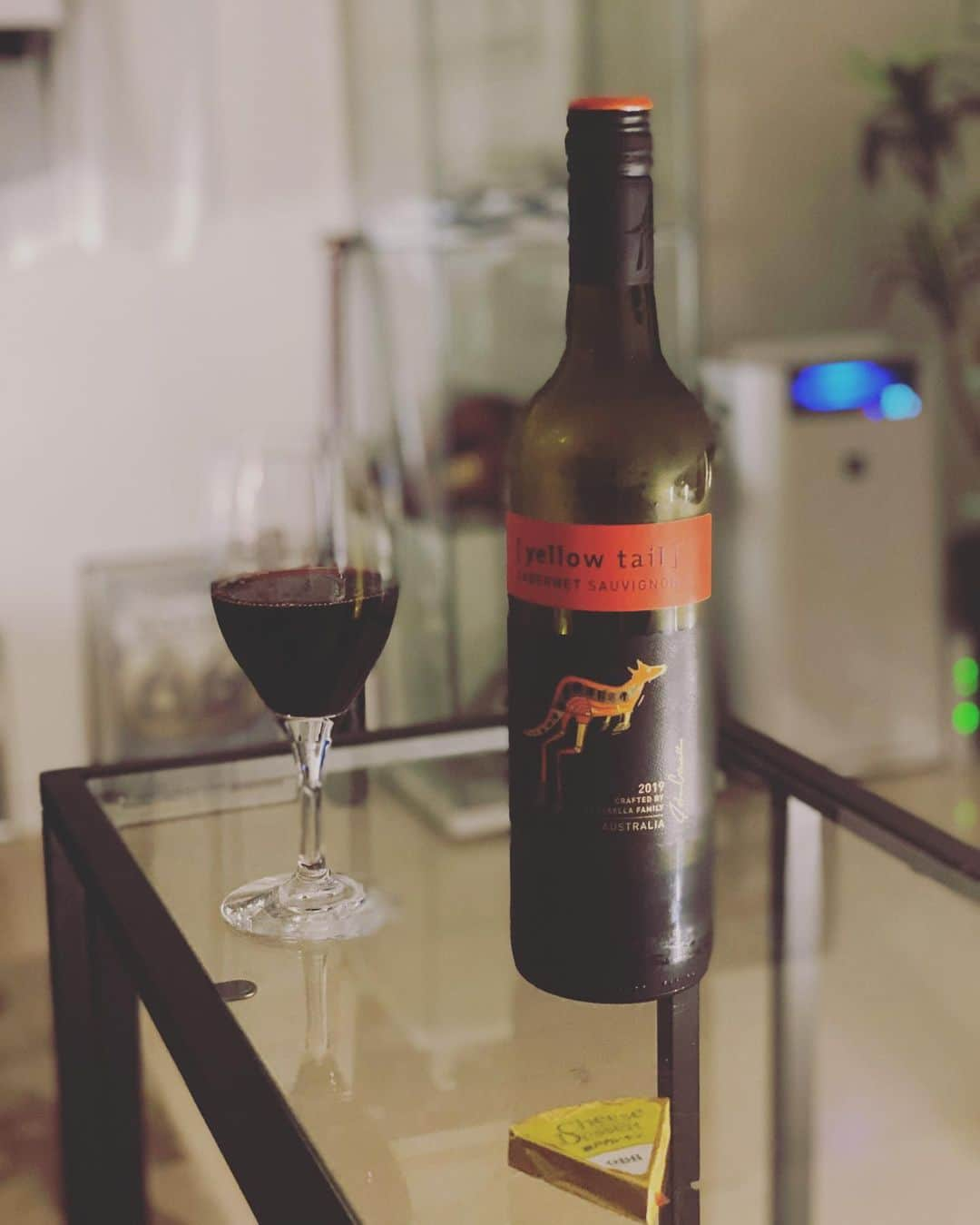 上田剛史さんのインスタグラム写真 - (上田剛史Instagram)「ワイン🍷とか全然無知やけど、これは飲める🤣初めての人でもいけんちゃう🤨 #yellowtail」5月14日 22時49分 - tsuyoshi50