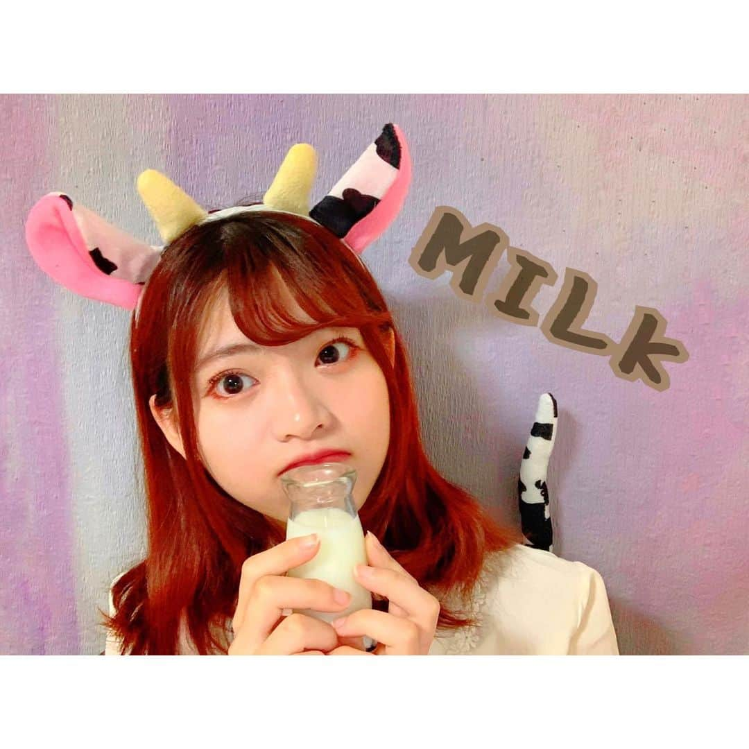 馬嘉伶さんのインスタグラム写真 - (馬嘉伶Instagram)「🍵 #AKB48 #OUC48 #おうち時間  #MILK #プラスワンプロジェクト #🥛 . 🐮🖤OUC48のワンモ～レシピ🖤🐮 . 「現在、牛乳や乳製品の消費が減少していて 農林水産省が普段より1本多く消費することを推奨する『プラスワンプロジェクト』というものを立ち上げました 私たちOUC48でも、 何かお手伝いできることはないかと考え、農林水産省との「コラボ番組」を 配信させて頂くことになりました」 . . 今日の「ワンモ〜レシピ」は 牛乳をたっぷり使ったパスタを作りましたよ🍝 私は最近、あまり牛乳を飲んでいなかったのですが これからはたくさん牛乳を使って 料理をしたいと思います⭐️ 今日紹介したパスタのレシピは明日載せますね🤗」5月14日 23時09分 - macyacyarin