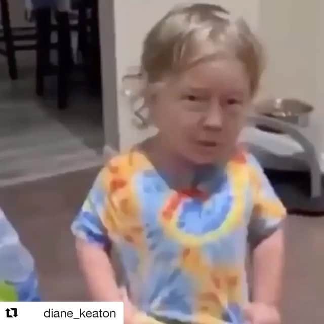 ジェリー・ライアンのインスタグラム：「OMG, this is the best laugh I’ve had ages...! 🤣😂#spoton 🔥」
