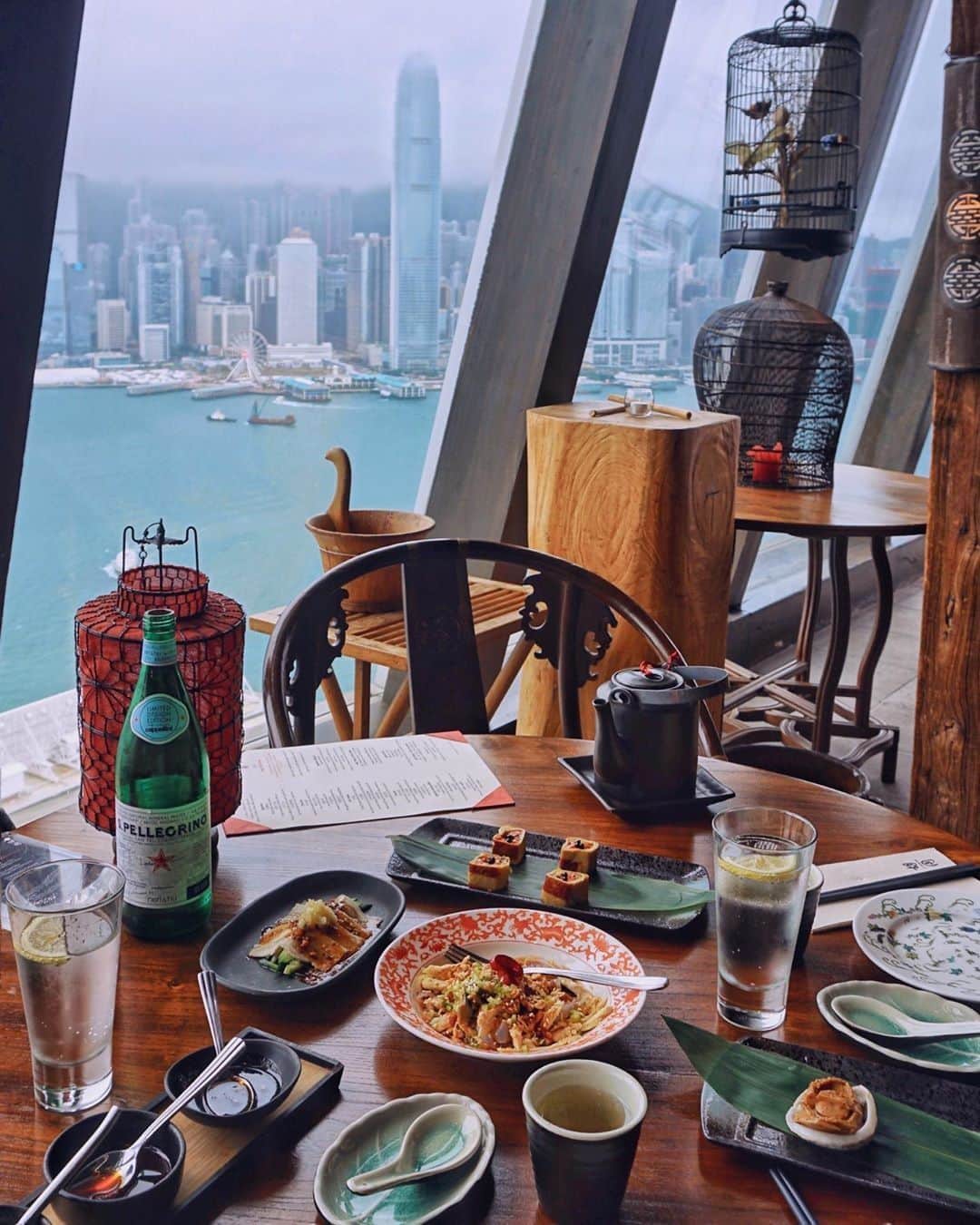Discover Hong Kongさんのインスタグラム写真 - (Discover Hong KongInstagram)「Something to look forward to: feasting on exquisite dishes at a nice restaurant with friends! 疫情過後，同朋友去邊度食餐好好呢﹖越諗越期待！ 📷: @ctunglee #MissYouToo #HKMissesYouToo #MissYouTooHK #MissYouTooHongKong #DiscoverHongKong #repost」5月14日 15時30分 - discoverhongkong