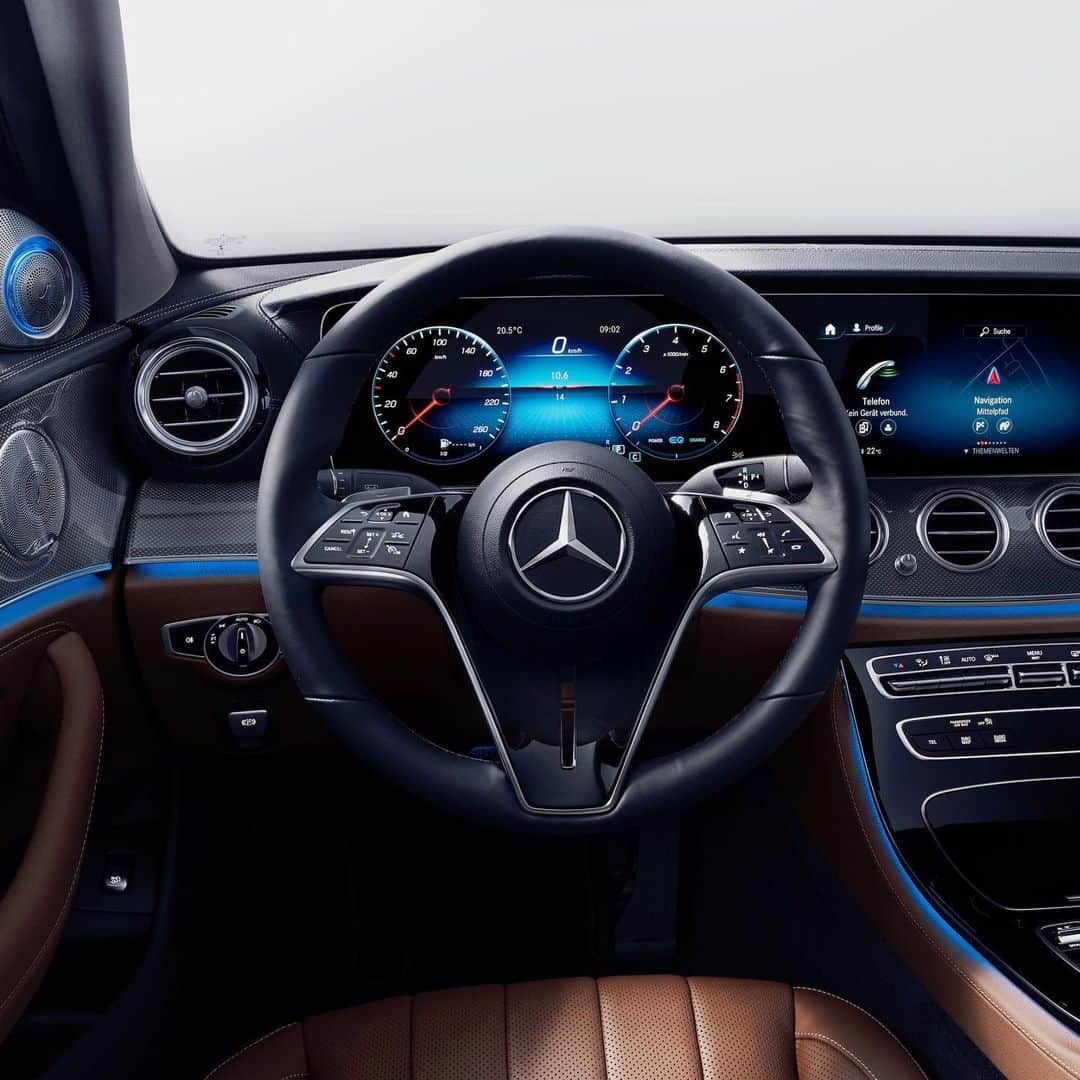 メルセデス・ベンツさんのインスタグラム写真 - (メルセデス・ベンツInstagram)「In the summer of 2020, the #EClass will launch a new, comprehensively digitalized generation of steering wheels from #MercedesBenz: the capacitive steering wheel.  #mbdesign #MBUX #dashboard #carsofinstagram」5月14日 15時30分 - mercedesbenz