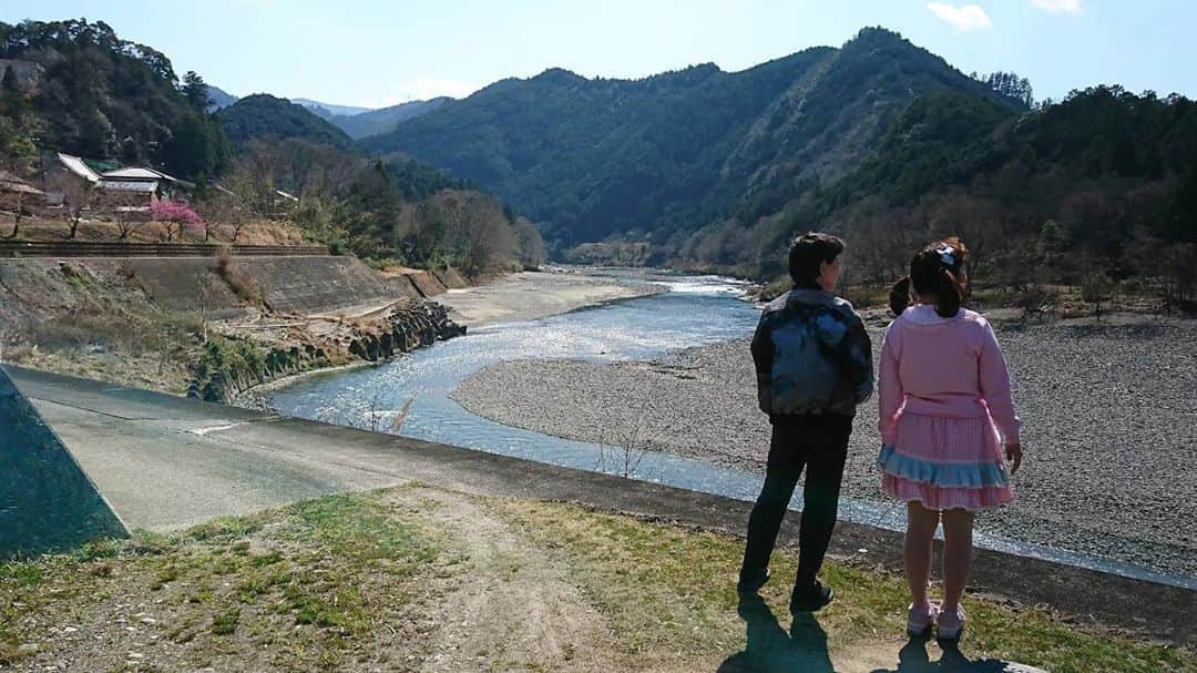 美川憲一さんのインスタグラム写真 - (美川憲一Instagram)「先日  お知らせした えぇトコ 放送時間の変更よ  近畿地区の方は5/15 15:08〜よ  それ以外の方は時間は変わらないから 皆さん見るのよ〜  #奈良吉野#素敵な景色ね#美川憲一」5月14日 16時48分 - kenichimikawa_official