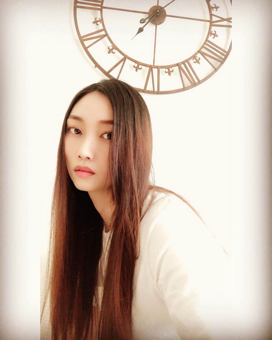 蔵歩実のインスタグラム：「おうち。 . . #japanese #japanesegirl #일본 #일본인 #일본사람#東京 #tokyo #도쿄 #モデル #model#모델 #followme  #高身長 #高身長女子 #instalove #ootd」