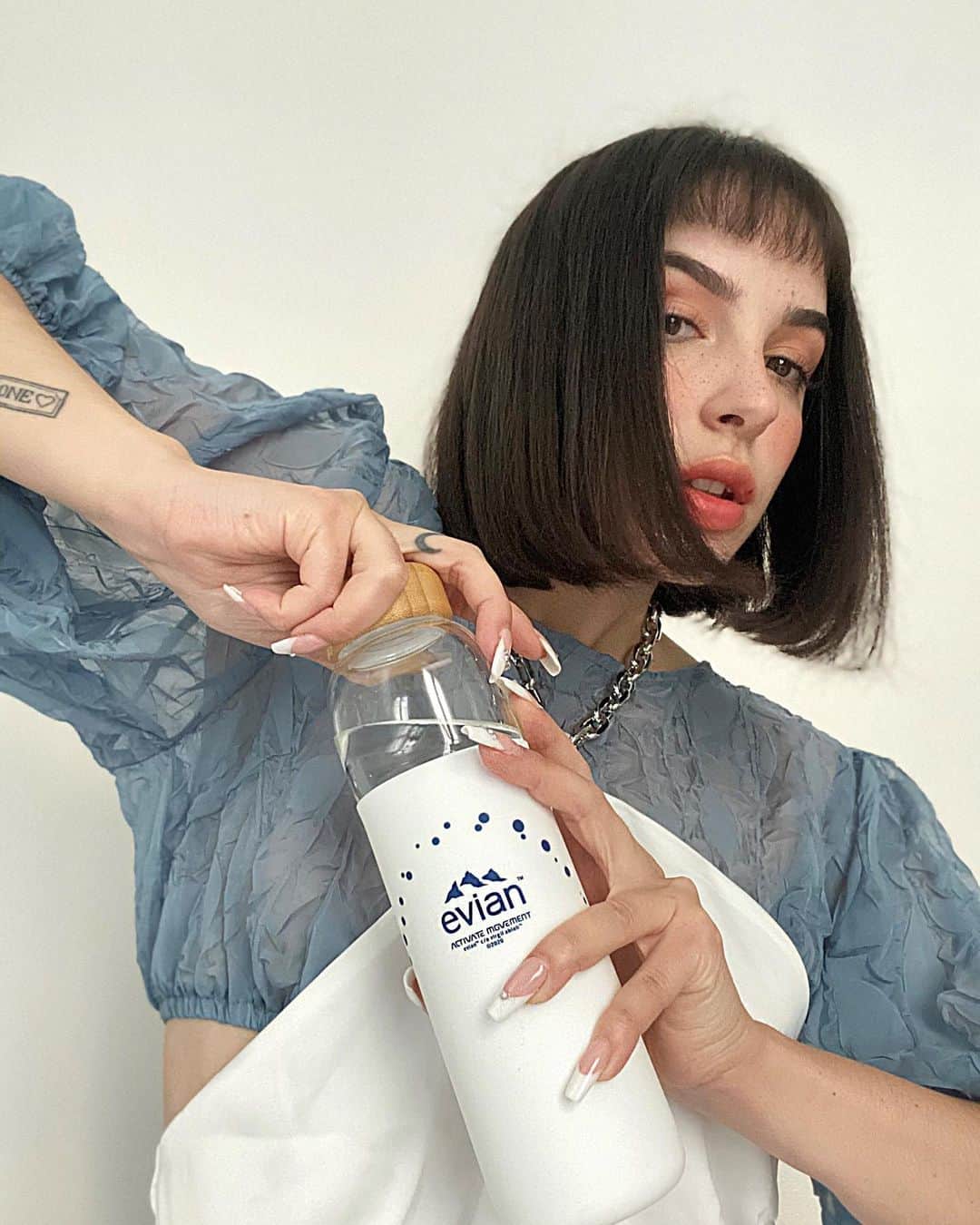 evianさんのインスタグラム写真 - (evianInstagram)「One drop can create a movement 🔵 Loving this shot from @barbaramalewicz with our evian x @virgilabloh Limited Edition @somawater bottle ​ Did you guys get yours already?​ #evian #evianxvirgilabloh #activatemovement​ #evianwater」5月14日 17時24分 - evianwater