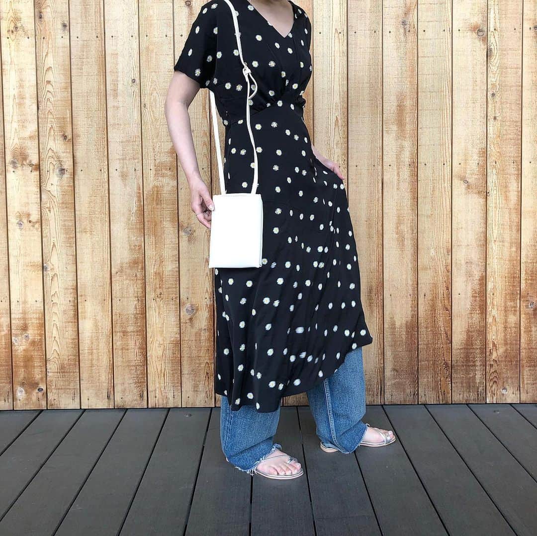 北岡りえのインスタグラム：「daisy one-piece・ sandal ・ slit pants ・bag ,,, coming soon 🌼 . . . --Online Shop-- 5/15(Fri) 21:00〜 Open.」