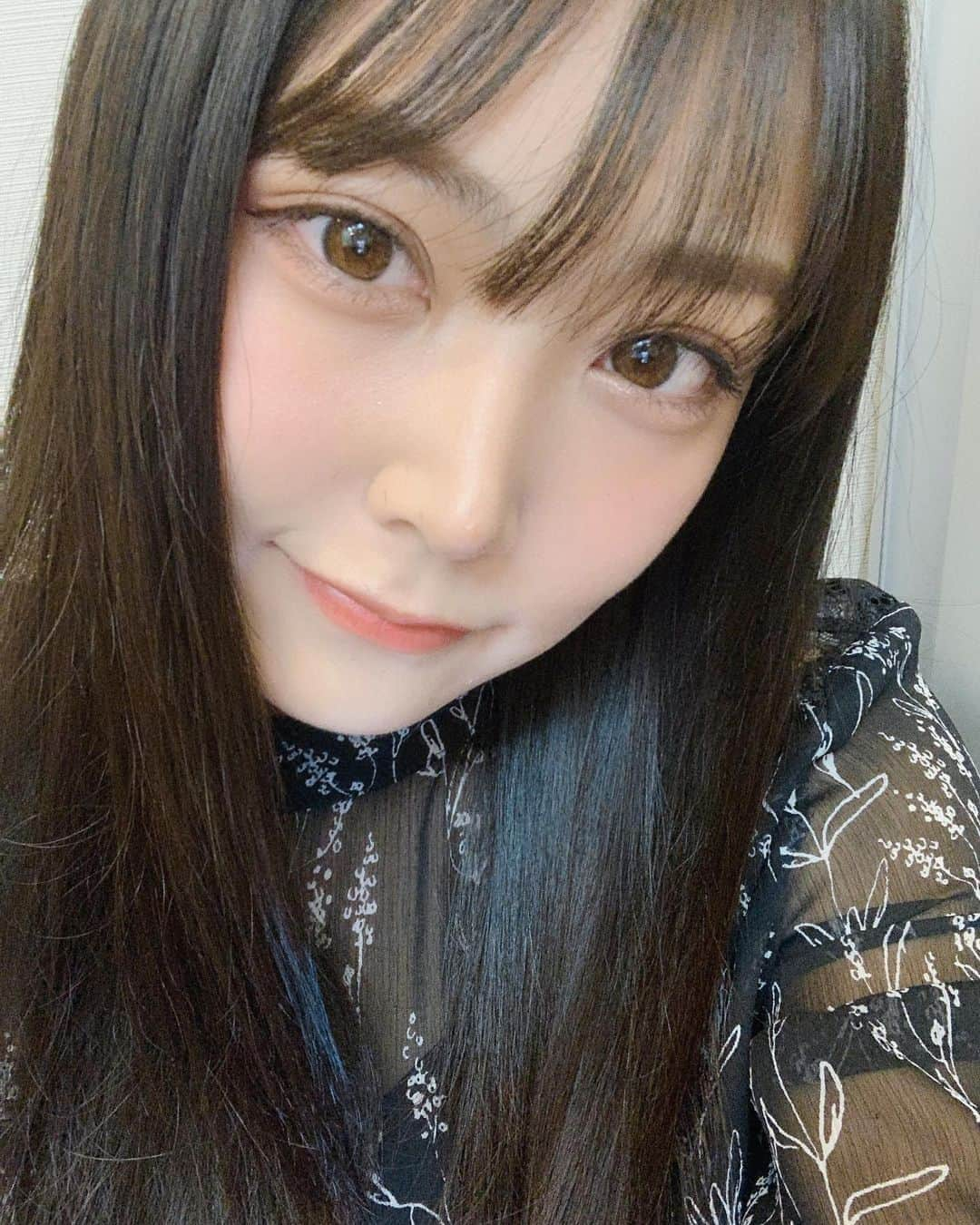 白間美瑠さんのインスタグラム写真 - (白間美瑠Instagram)「前髪切ったよ🙈 #変わったかな？」5月14日 17時40分 - shiro36run