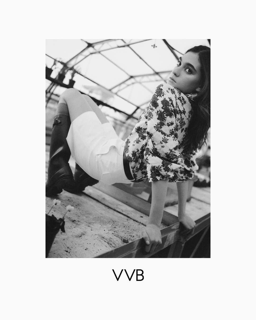 ヴィクトリアベッカムさんのインスタグラム写真 - (ヴィクトリアベッカムInstagram)「Playful prints have always been key for VVB. Here’s our favourite floral for #VVBSS20 x」5月14日 19時00分 - victoriabeckham