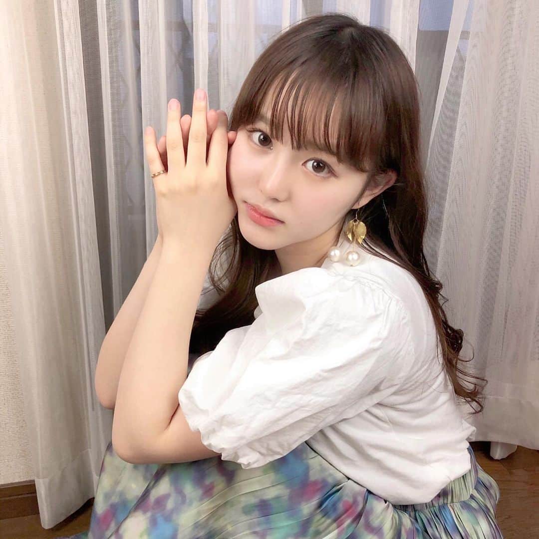伊藤小春のインスタグラム：「・﻿ モネみたいな雰囲気のスカート🌧🧊🎐﻿ ﻿ ﻿ 岐阜の#モネの池 めちゃくちゃ綺麗でず〜っと画像見てる…行きたい…﻿ ﻿ ﻿ ﻿ ﻿ ﻿ ﻿ ﻿」