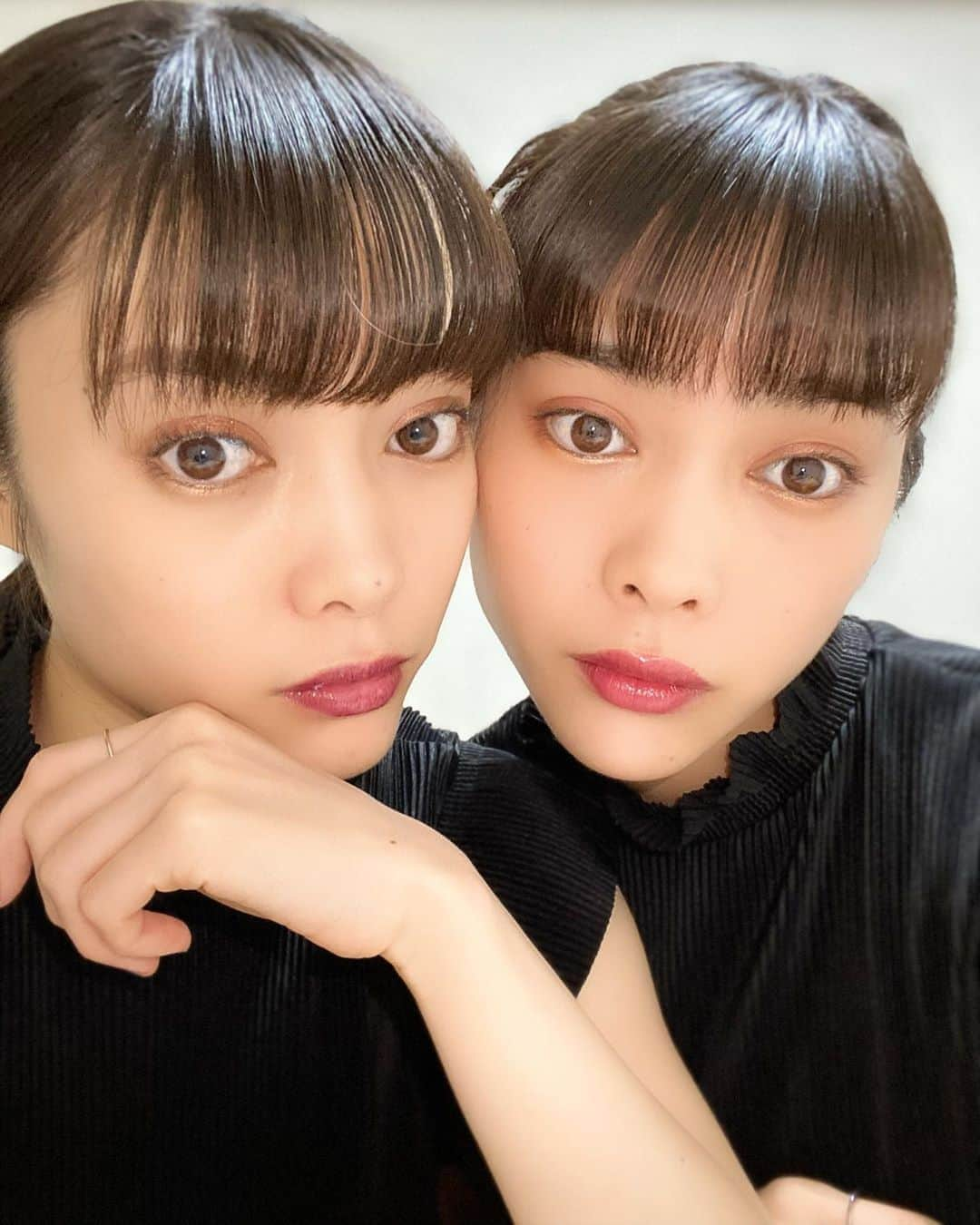 MIOさんのインスタグラム写真 - (MIOInstagram)「#selfmakeup 💄 . . . #stayhome#hairmake#makeup#hairstyle#twins#twinsmodels#twinstagram#portrait#photography#photographer#twins#ポートレート#双子#双子モデル#ヘアメイク#ヘアスタイル#メイクアップ」5月14日 19時38分 - mio_abp