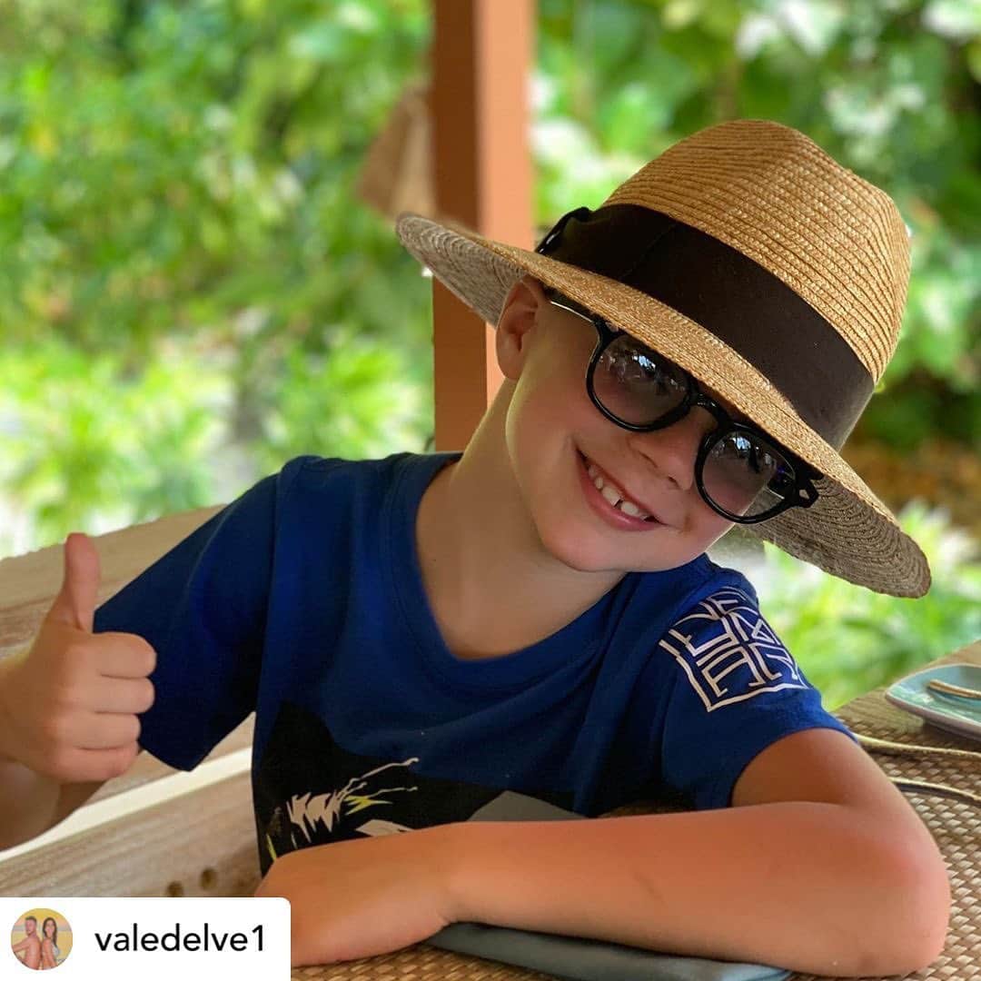 イニャツィオ・アバーテのインスタグラム：「Tanti auguri al mio amore grande.... 7 anni di bellezza e simpatia ❤️❤️❤️ #Andrea @valedelve1」
