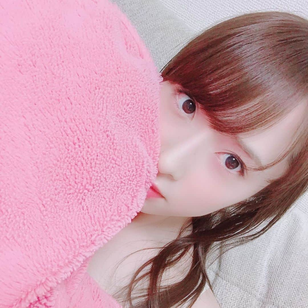 梅本静香さんのインスタグラム写真 - (梅本静香Instagram)「APEXのシーズン5楽しい🥰﻿ #どうぶつの森 も可愛い住民が揃ってきて毎日癒しです☺️﻿ ﻿ みんなの最近の楽しみはなんですか？﻿ ﻿ ﻿ ﻿ ﻿ ﻿ ﻿ #ゲーム女子 #エーペックスレジェンズ  #apexlegends #apex #fashion #makeup #ootd #actress #model #Japan #instagood #happy #instaphoto #selfi #エーペックス #ゲーマー女子 #おうち時間 #stayhome」5月14日 20時38分 - shizuka0523xx