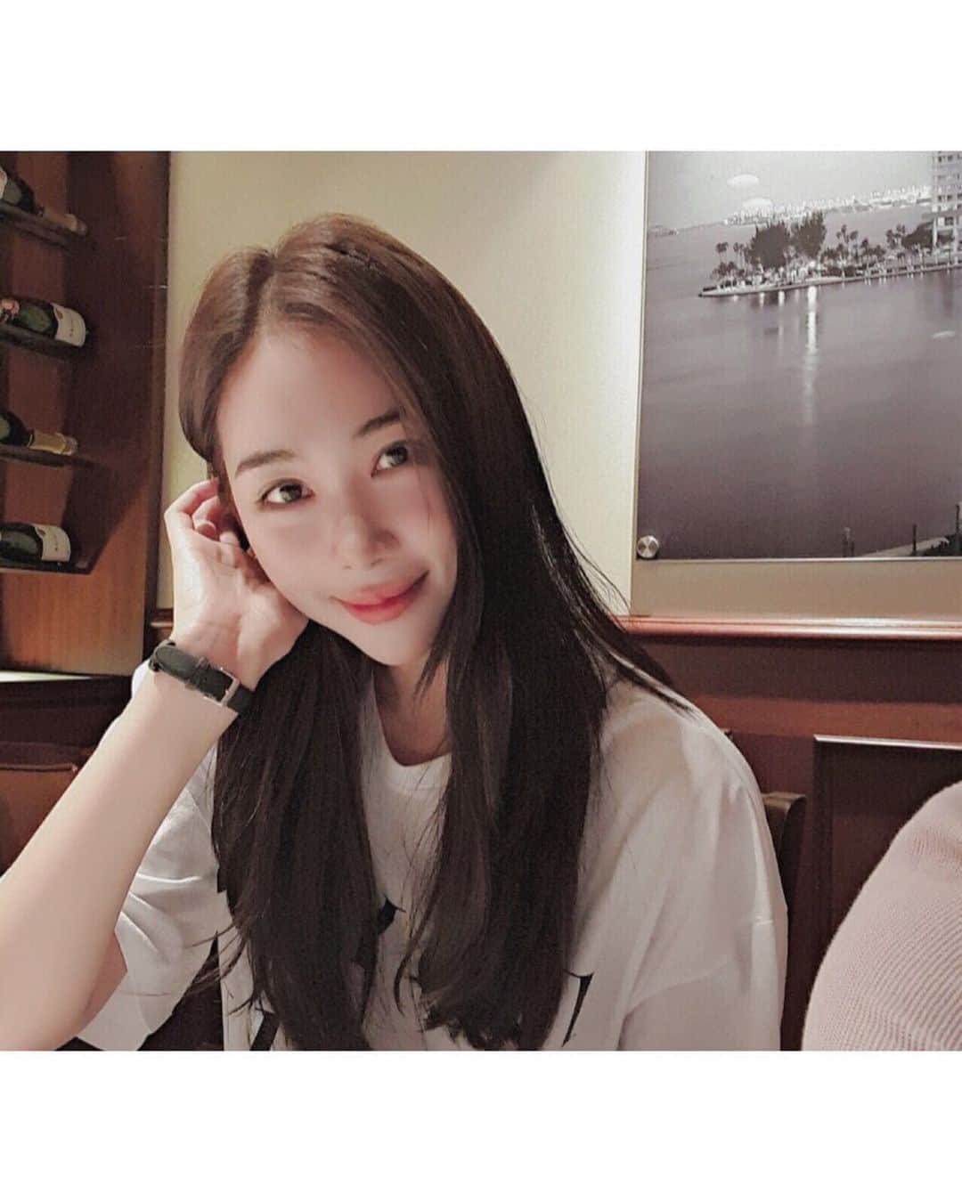イユエリンのインスタグラム：「라이브방송도 재밌었구 🙂x7」