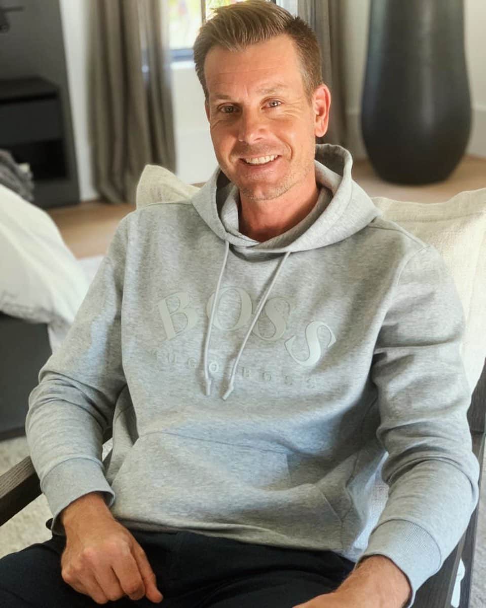 ヘンリク・ステンソンのインスタグラム：「Staying connected with @boss during these difficult times. Watch my stories to explore more. Stay positive-stay safe! #BOSStogether」