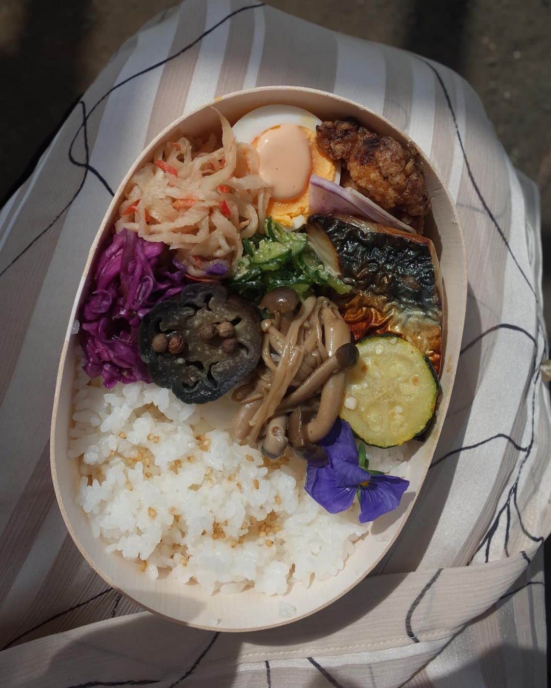 三原勇希さんのインスタグラム写真 - (三原勇希Instagram)「🥠のお告げ。 もうちょいがんばりましょかー❣️ @minayainc のお弁当、感動的に美しい🌼」5月14日 21時06分 - yuukimeehaa