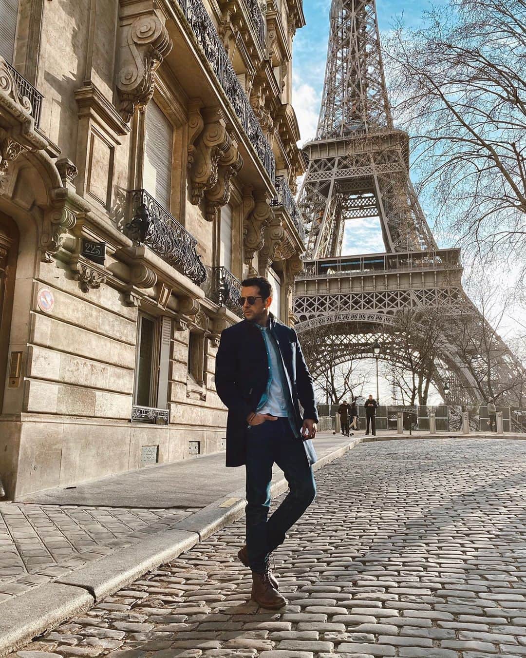 Sezgin YILMAZのインスタグラム：「sun in the sky, you know how i feel..」