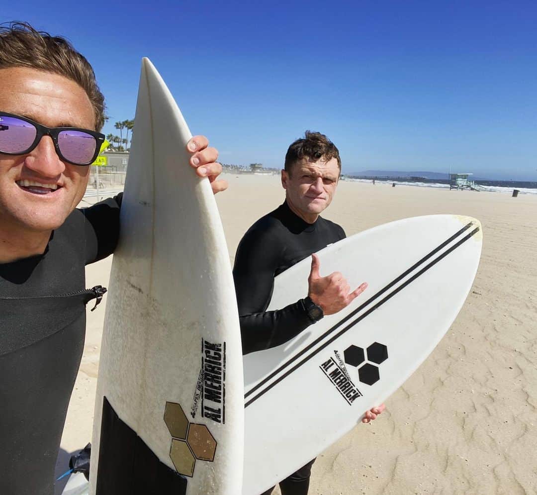 ケイシー・ネイスタットのインスタグラム：「beaches opened yesterday, went out with my little brother today.」