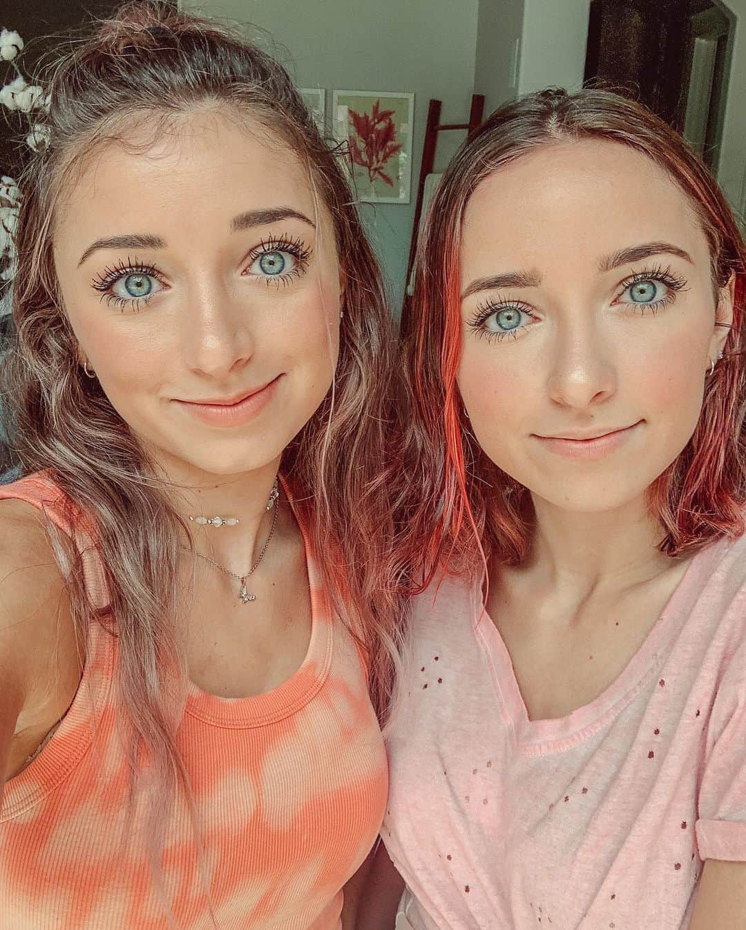 Brooklyn and Baileyさんのインスタグラム写真 - (Brooklyn and BaileyInstagram)「Just an average Thursday...ps. Don’t mind my wet hair lol」5月15日 7時26分 - brooklynandbailey