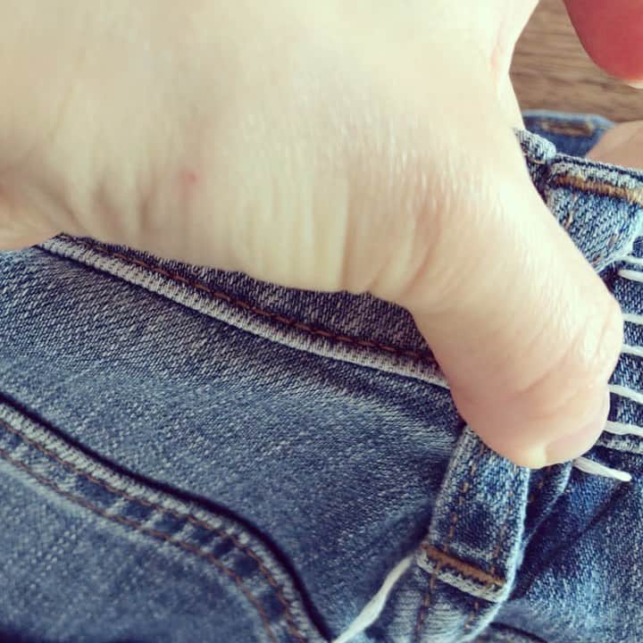 Muua777さんのインスタグラム写真 Muua777instagram デニムのウエストを手縫いで簡単に 誰にでも直せる方法を動画に撮りました 海外の方がピンタレストにやり方を載せていて 見たとき衝撃が走っちゃいましたー わたしはuniqloの柔らかいデニム