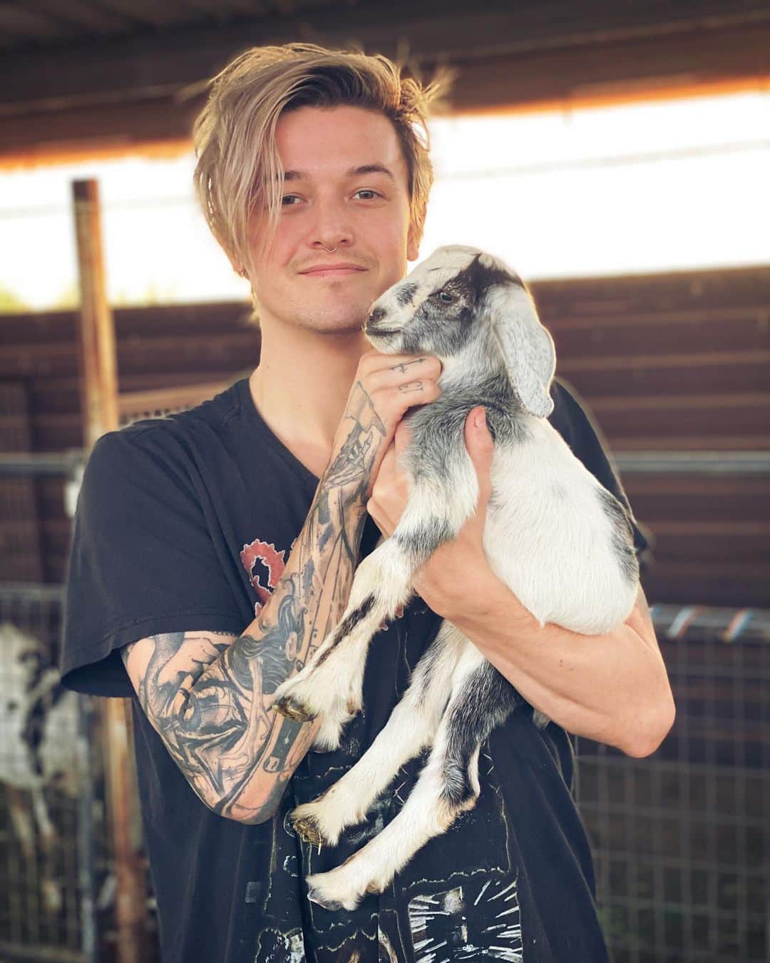Ghastlyのインスタグラム：「Just bein a goat daddy」