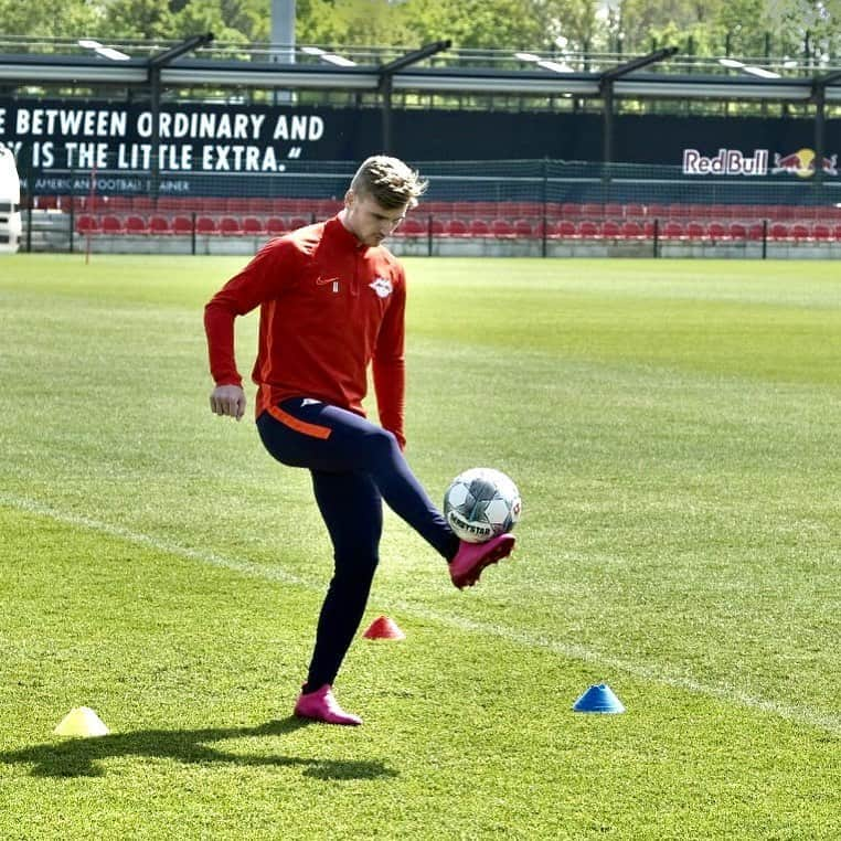 ティモ・ヴェルナーさんのインスタグラム写真 - (ティモ・ヴェルナーInstagram)「Ready to go! Back to Bundesliga on saturday! 😄⚽️ @bundesliga_en @dierotenbullen」5月15日 0時28分 - timowerner