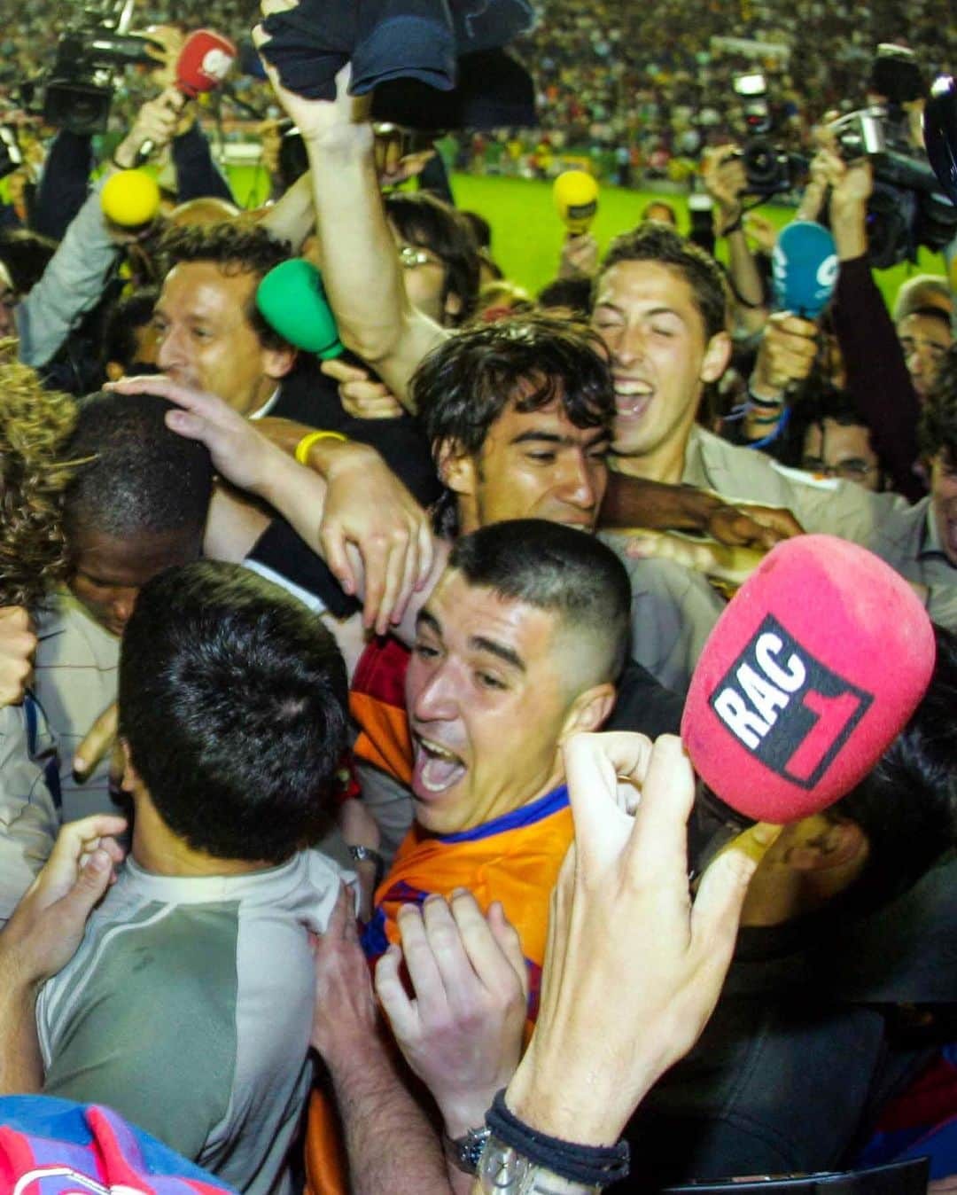 FCバルセロナさんのインスタグラム写真 - (FCバルセロナInstagram)「🏆 #OTD in 2005, we won the league against Levante.」5月15日 0時21分 - fcbarcelona