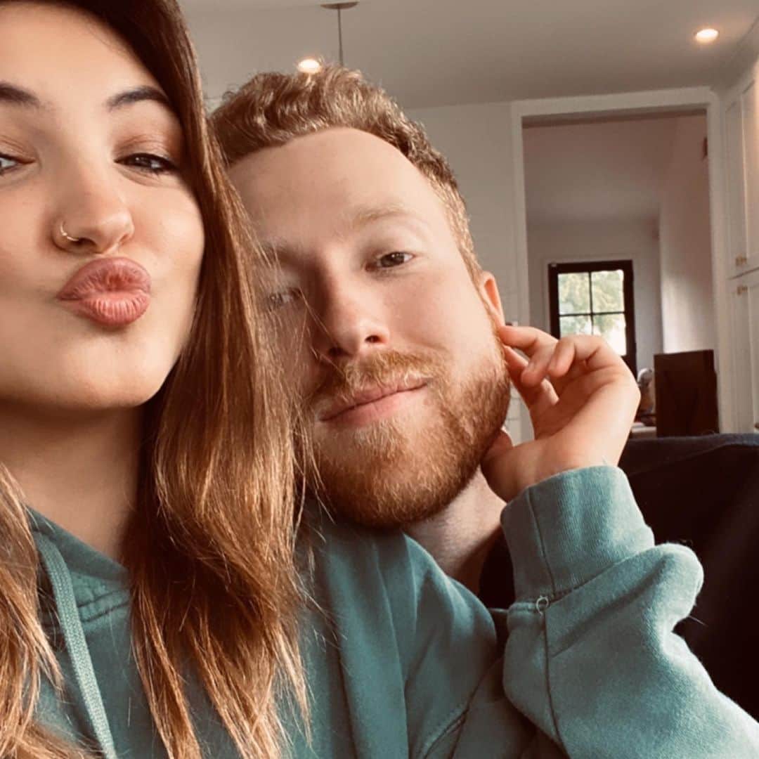 Julia Michaelsのインスタグラム：「Hey, I’ve been in a house with you for two whole months and I don’t hate you even slightly. That’s pretty cool ;) here’s us being our gross, lovey Dovey selves :)」