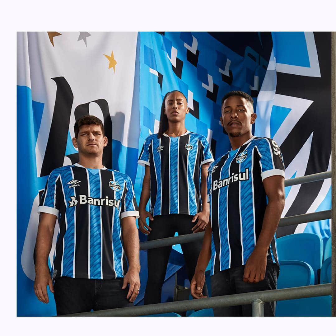 UMBROさんのインスタグラム写真 - (UMBROInstagram)「We stand together with @Gremio. Introducing the new Home Kit for 20/21.」5月15日 0時32分 - umbro