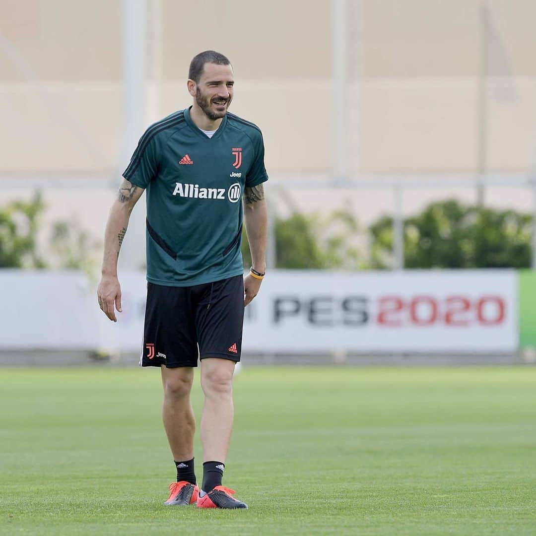 ユヴェントスFCさんのインスタグラム写真 - (ユヴェントスFCInstagram)「Thursday individual workout 💪  #FinoAllaFine #ForzaJuve」5月15日 0時41分 - juventus