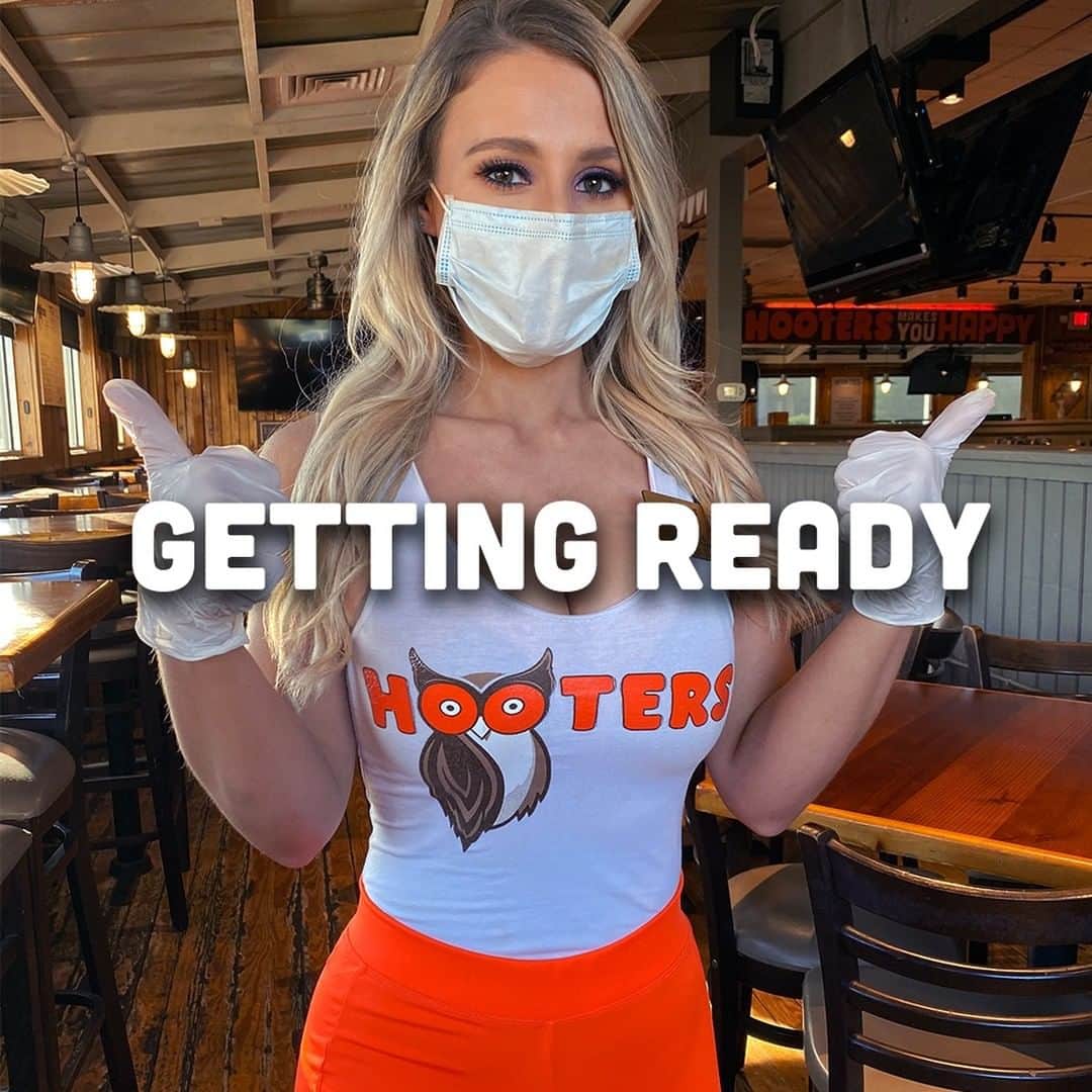 Hootersさんのインスタグラム写真 - (HootersInstagram)「In certain areas where local regulations allow, Hooters is welcoming diners back inside. Visit hooters.com/reopening to read more on the steps we’re taking to ensure the safety of our employees and guests.  We know how hard this time apart has been, and we’re anxious to get back to being the place people can come to relax and have a good time. But we also know not everyone is ready to do that just yet. Delivery, takeout, and contactless curbside pickup will still be available at many locations.」5月15日 1時15分 - hooters