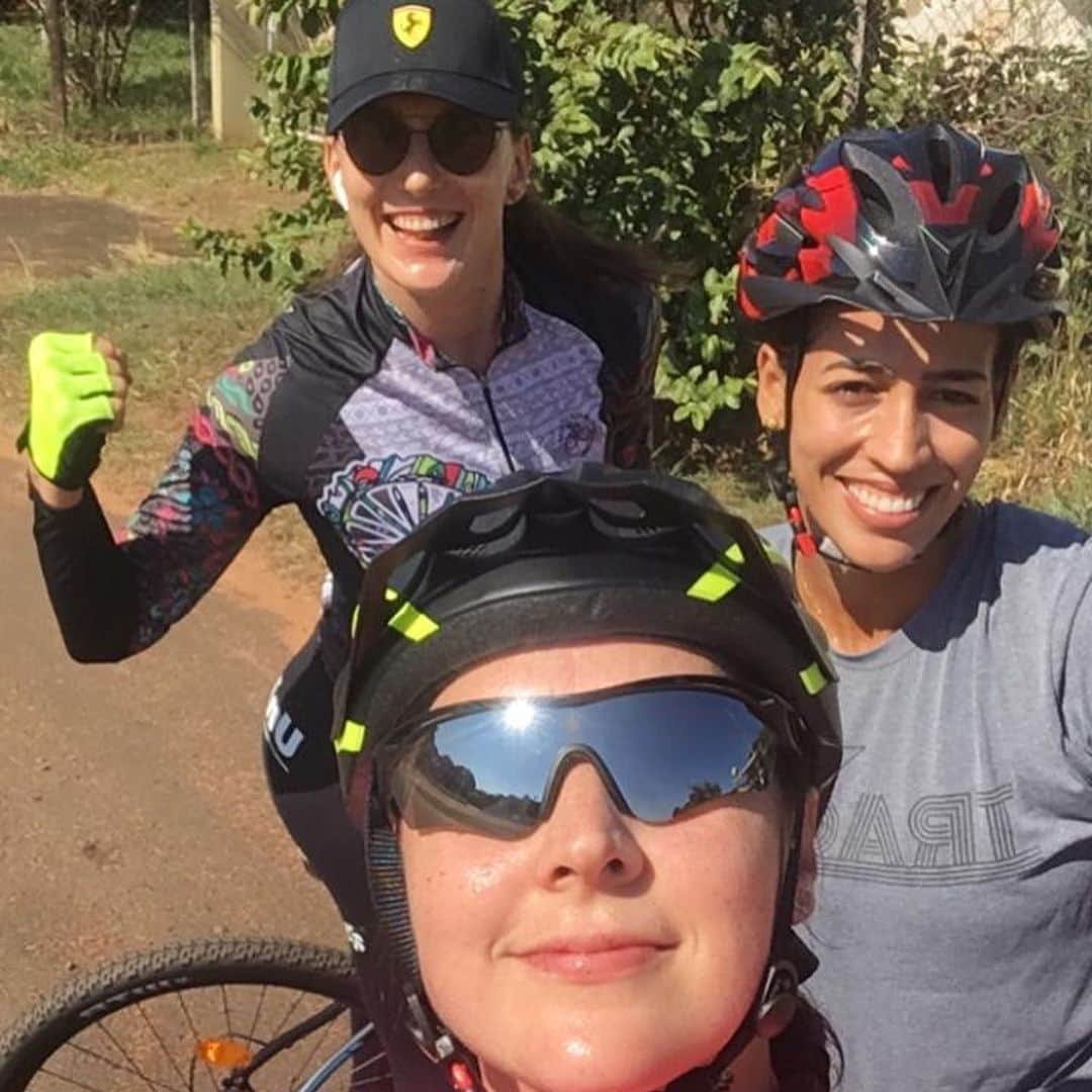 ポリーナ・ラヒモワさんのインスタグラム写真 - (ポリーナ・ラヒモワInstagram)「🚴🏼‍♀️🚴🏻‍♂️🚴🏻Discovering Bauru  Loch Ness monster lake with bikes! Thanks buddies 🥰😚That was really cool! Fabulous!🤪#sportall #bike #fabulous #thanksyou #qualitytime #polinarahimova #sesi #baurucity #everydaylovemore #brasil🇧🇷」5月15日 1時18分 - polina_rahimova