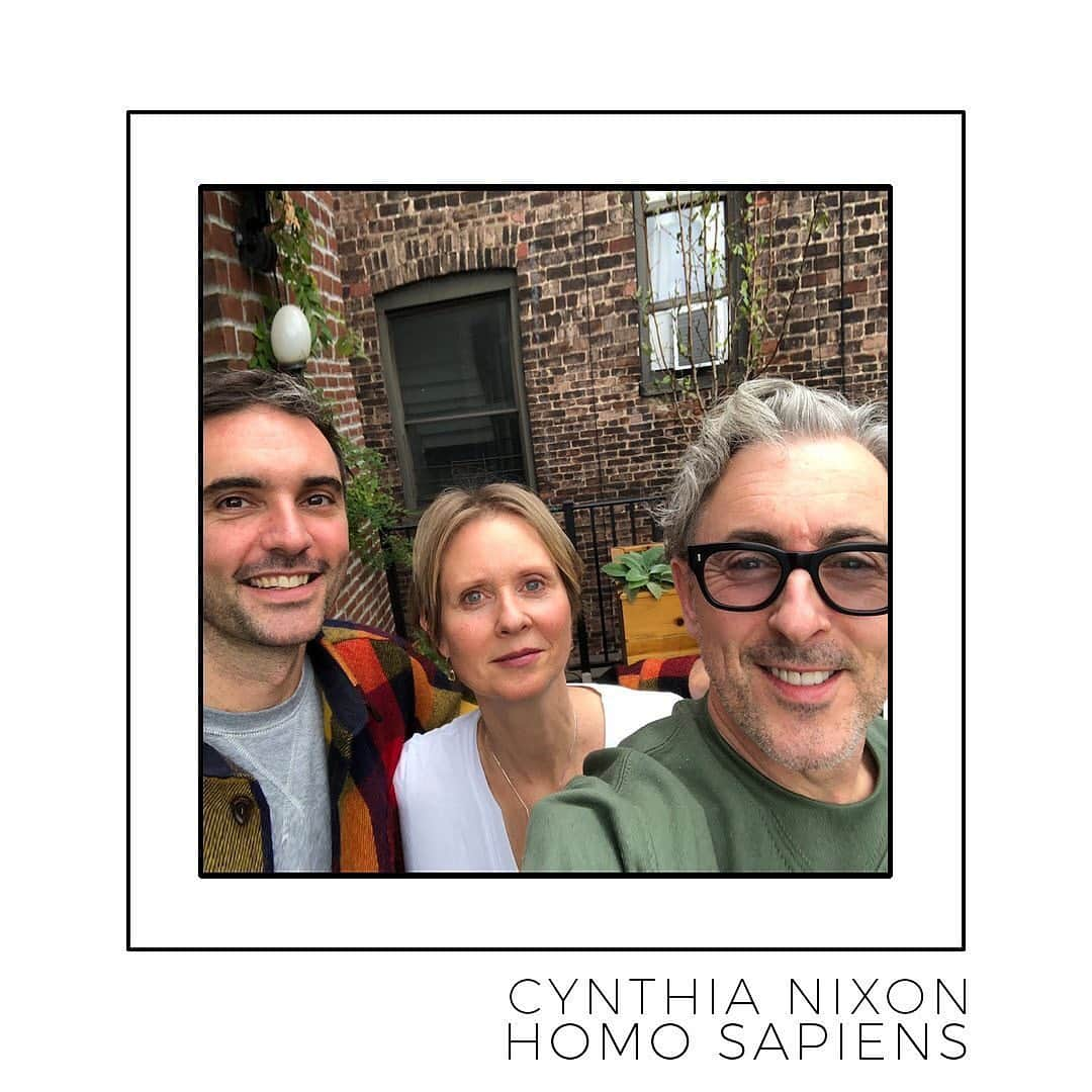 アラン・カミングさんのインスタグラム写真 - (アラン・カミングInstagram)「This week on the @homosapiens podcast, @chrissweeney  and I talk to the wonderful @CynthiaeNixon ⚡ Politician, Actor, Activist, personal hero and ICON!! We hear the reality behind enacting political change, dashing between broadway performances and some advice for parents of trans kids. Get ready to feel empowered for change. Swipe through to hear a clip, or just head straight to the link in the @homosapiens bio!」5月15日 1時46分 - alancummingreally