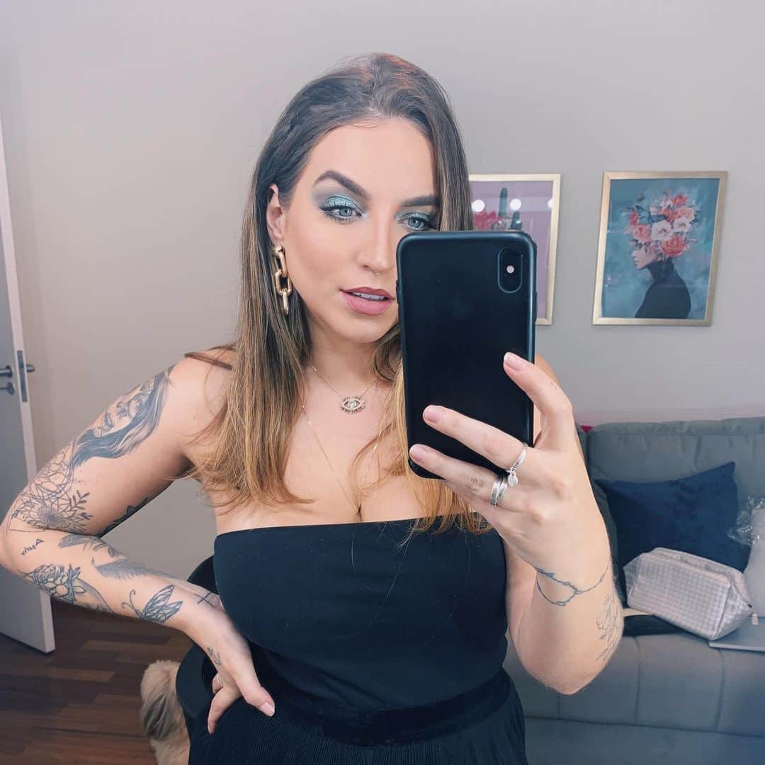 Bruna Unzuetaのインスタグラム：「💙💚」
