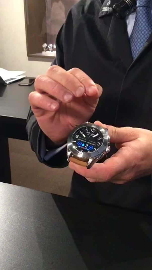 のインスタグラム：「See the new AlpinerX Alive and admire its functionalities in real time! We hosted a livestream conference about the watch. This interactive conference enables you to see the SmartScreen and related app in action! We also gave you a verbal update on our Charitable Crowdfunding initiative and our status regarding the stretch goal we have ourselves. Your participation is valuable to us and it was a real pleasure to have you!  #alpinerxalive #alpinawatches」