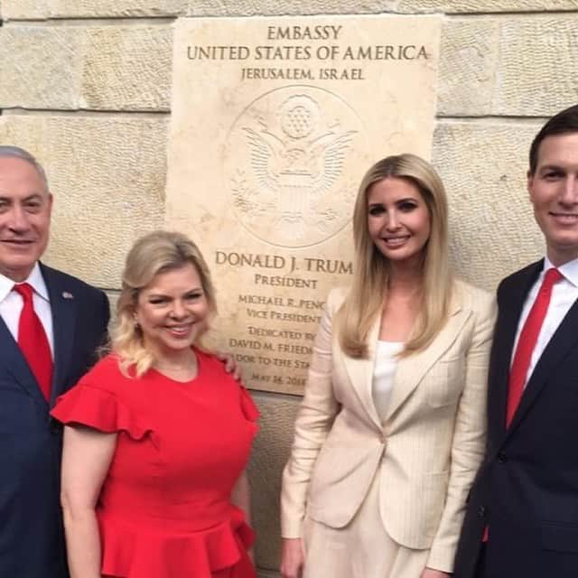 イヴァンカ・トランプさんのインスタグラム写真 - (イヴァンカ・トランプInstagram)「Two years ago today @realDonaldTrump kept his promise and opened the U.S. Embassy in Jerusalem.  I was honored to be in Israel to celebrate this historic occasion. 🇺🇸🇮🇱」5月15日 2時15分 - ivankatrump